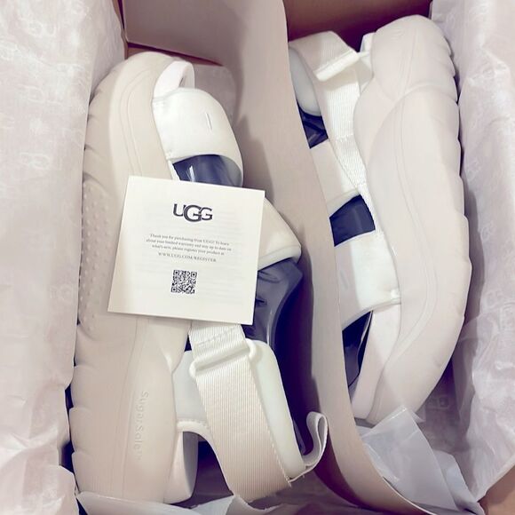 UGG LA CLOUD SPORTS SANDALS.  NEW IN BOX - Picture 13 of 14